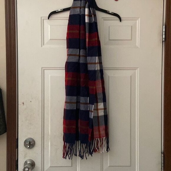 Old Navy Plaid Winter Scarf New with Tag - Picture 2 of 7